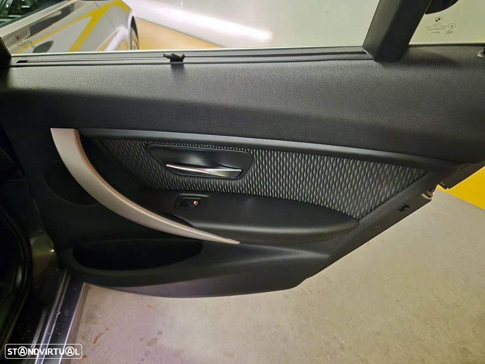 BMW 320 d Touring Line Modern - 36