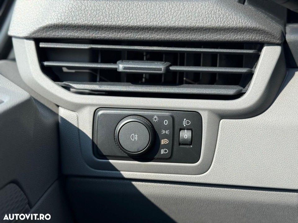 Volkswagen Caravelle - 8