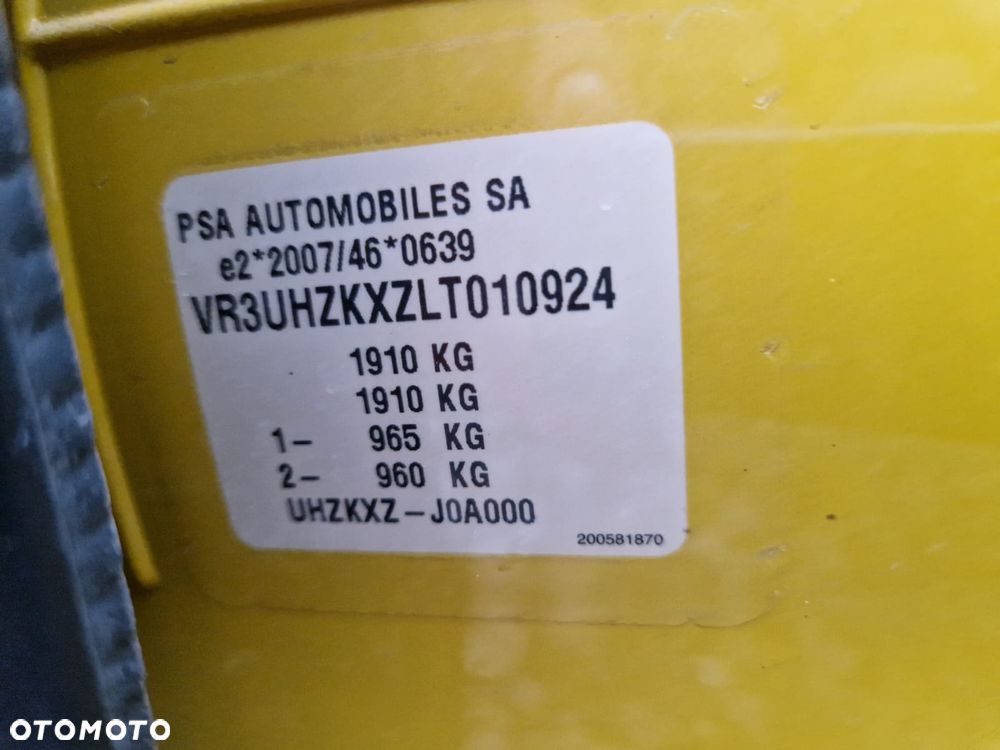 Peugeot 208 - 30