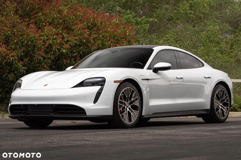 Porsche Taycan - 1