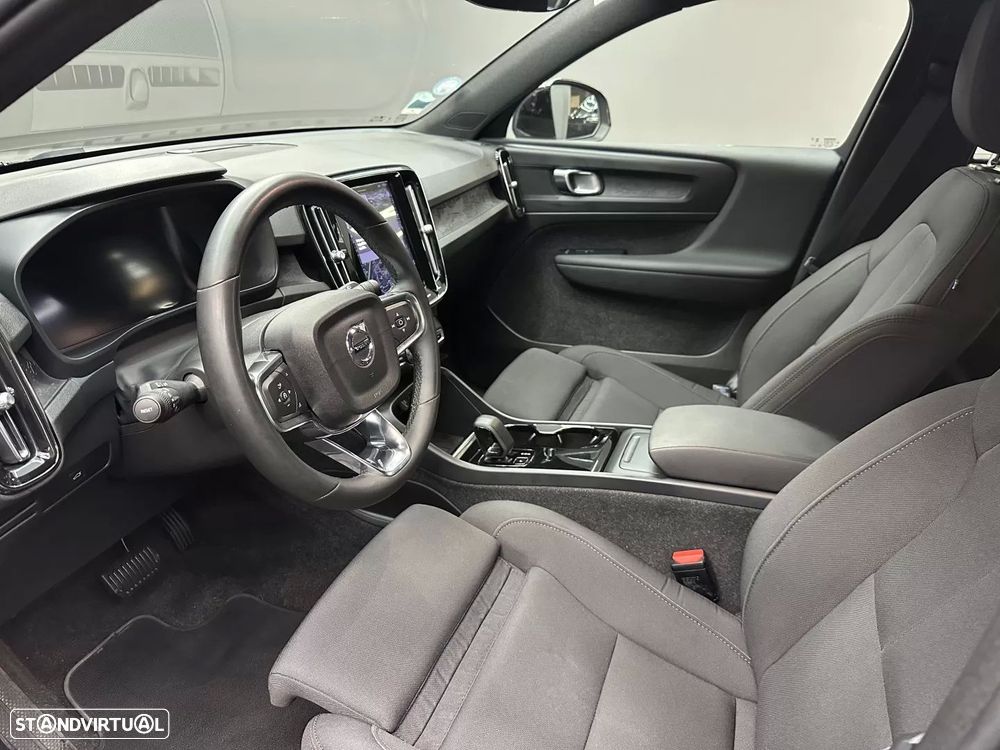 Volvo XC 40 Recharge Core - 11