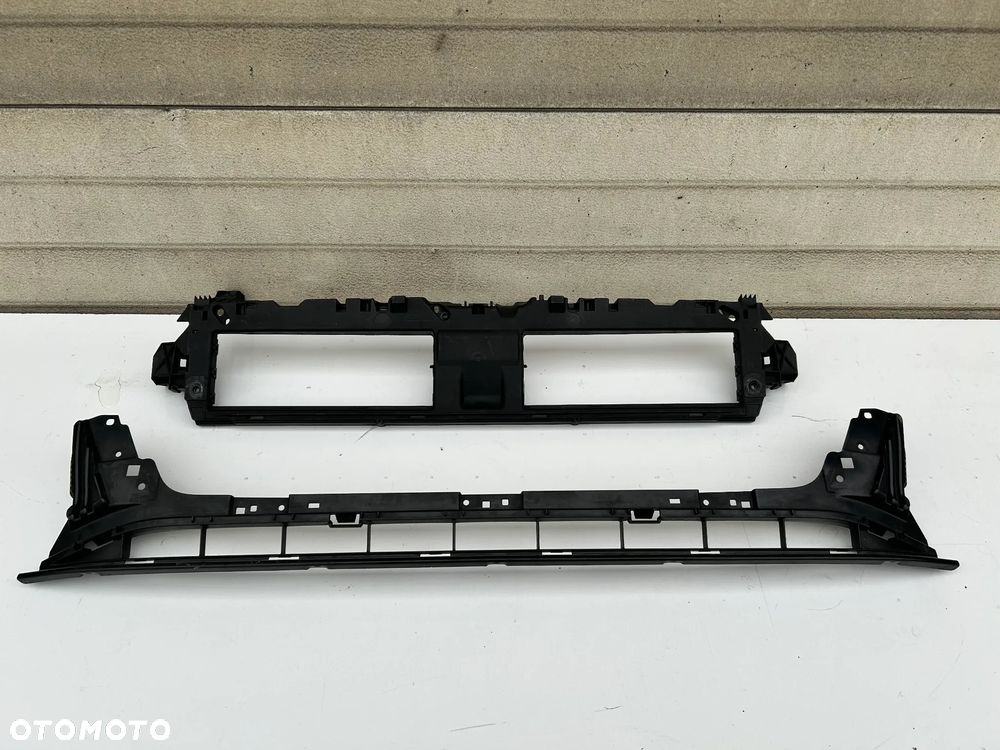 AUDI A4 B9 KRATKA WZMOCNIENIE PAS PRZÓD PRZEDNI WLOT 8W0 807683 807771