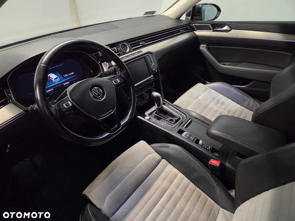 Volkswagen Passat 2.0 TDI Bi-Turbo BMT 4Mot Highline DSG - 10