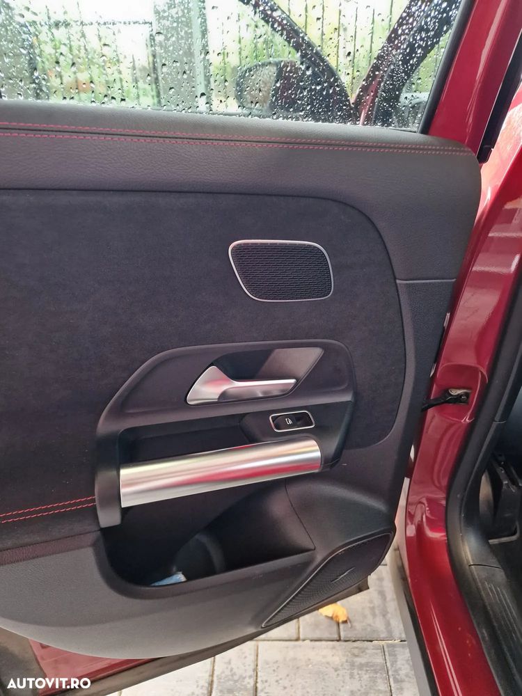 Mercedes-Benz GLA - 9