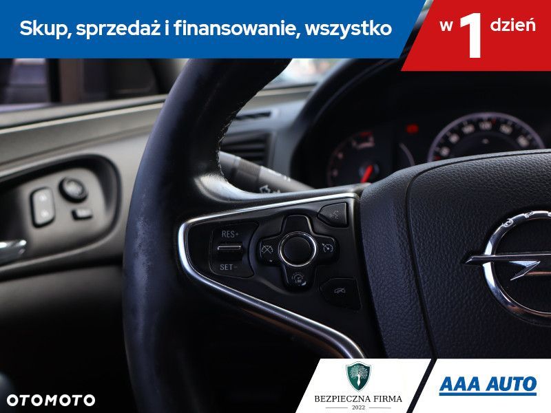 Opel Insignia - 17