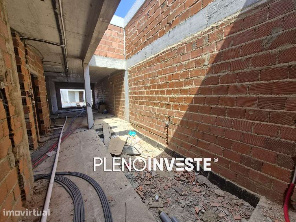 Moradia V4 Térrea Nova com Piscina a 15 Minutos de Sesimbra - Grande imagem: 5/10