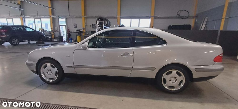 Mercedes-Benz CLK - 12