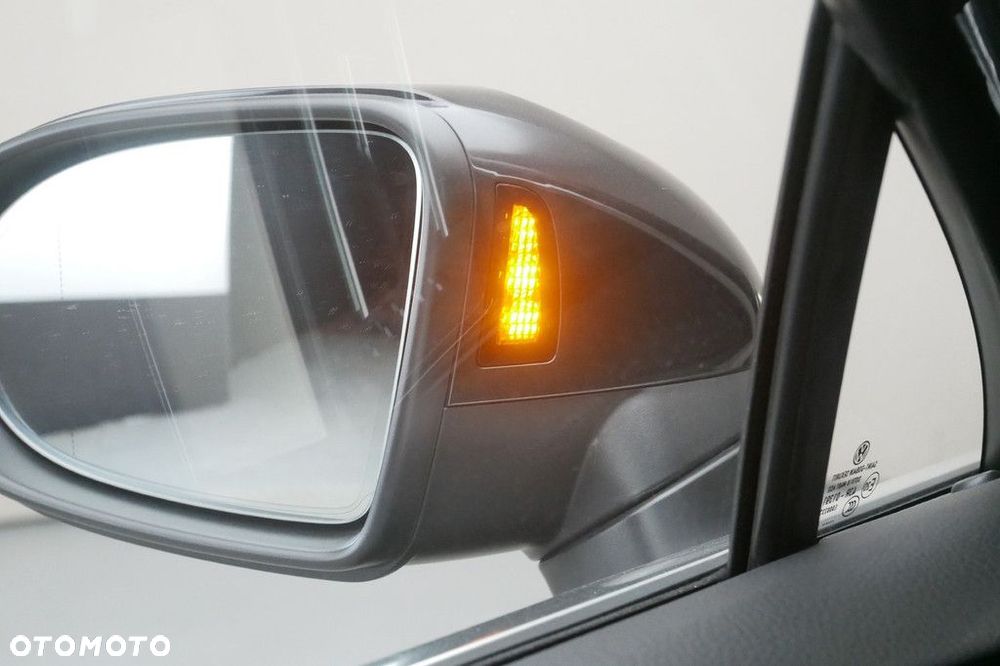 Volkswagen Passat Variant 2.0 TSI Elegance DSG - 35