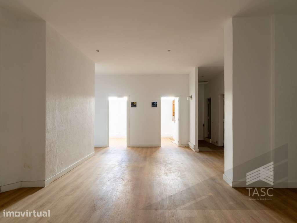Clinic or Studio Space in Lapa Move-In Ready, Estimated 6%+ Yield - Grande imagem: 3/37