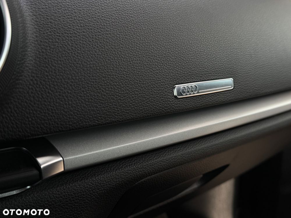 Audi A3 Sportback 30 TFSI S tronic design - 28