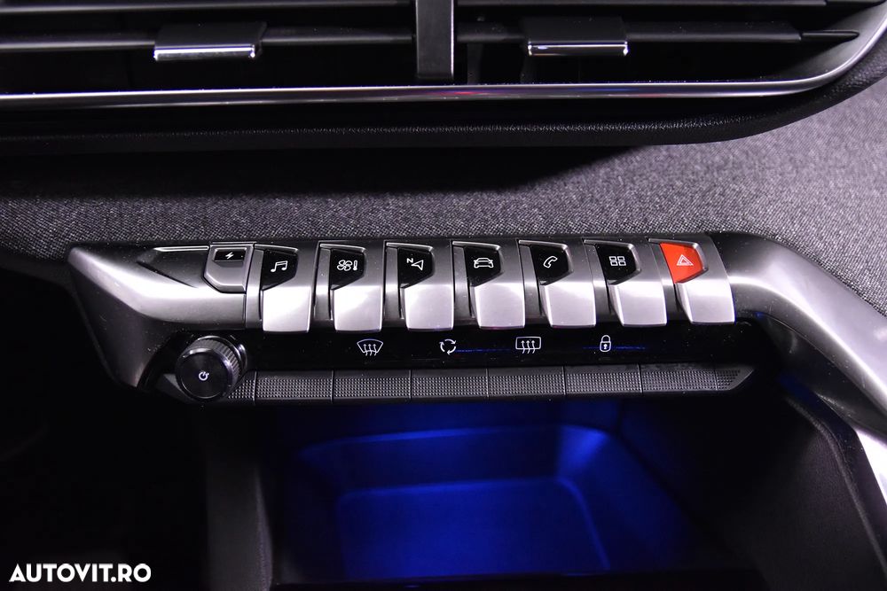 Peugeot 3008 225 e-EAT8 Allure - 19