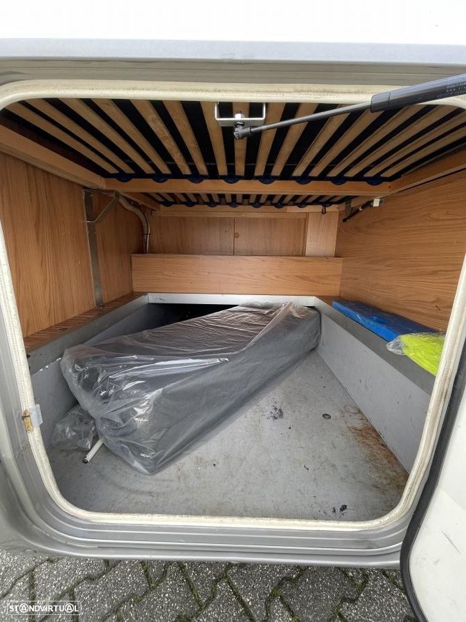 Burstner Privilége T615 cama francesa - 44