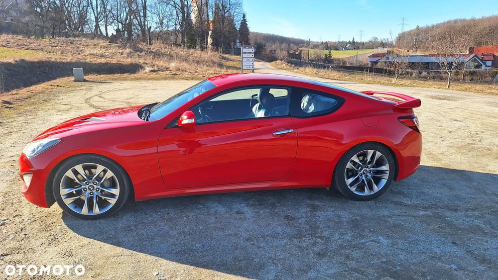 Hyundai Genesis Coupe - 4