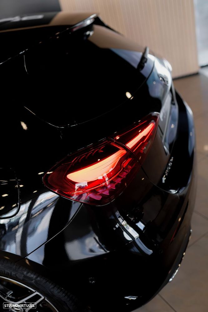 Mercedes-Benz A 250 e 8G-DCT AMG Line - 16