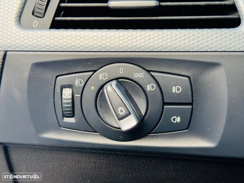 BMW 320 d Pack M - 24