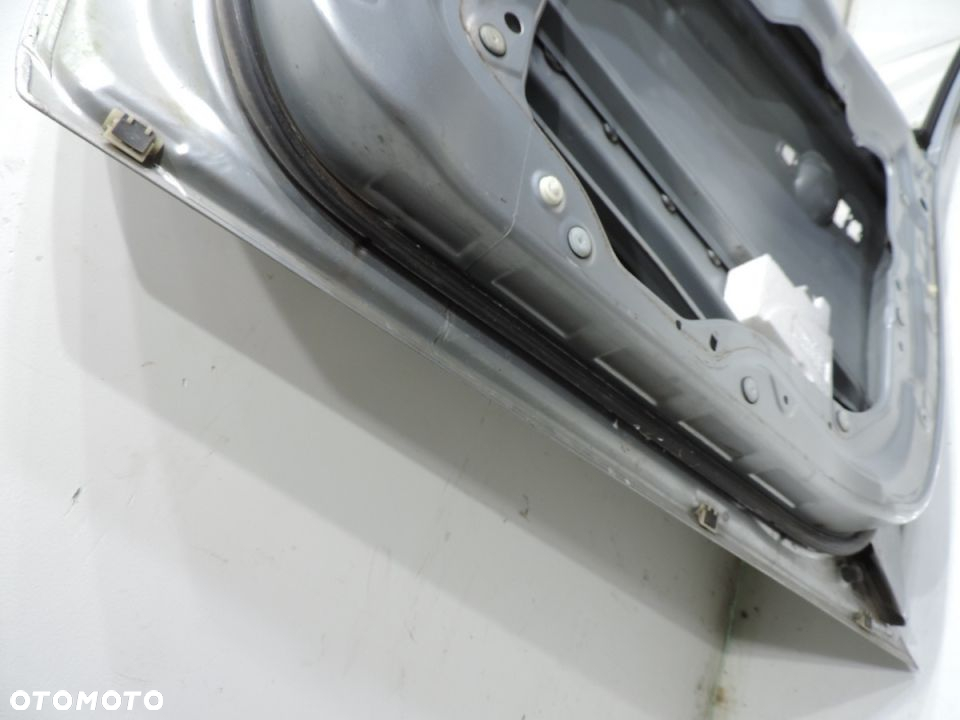 DRZWI PRAWY PRZÓD 22V MAZDA 5 I - 11