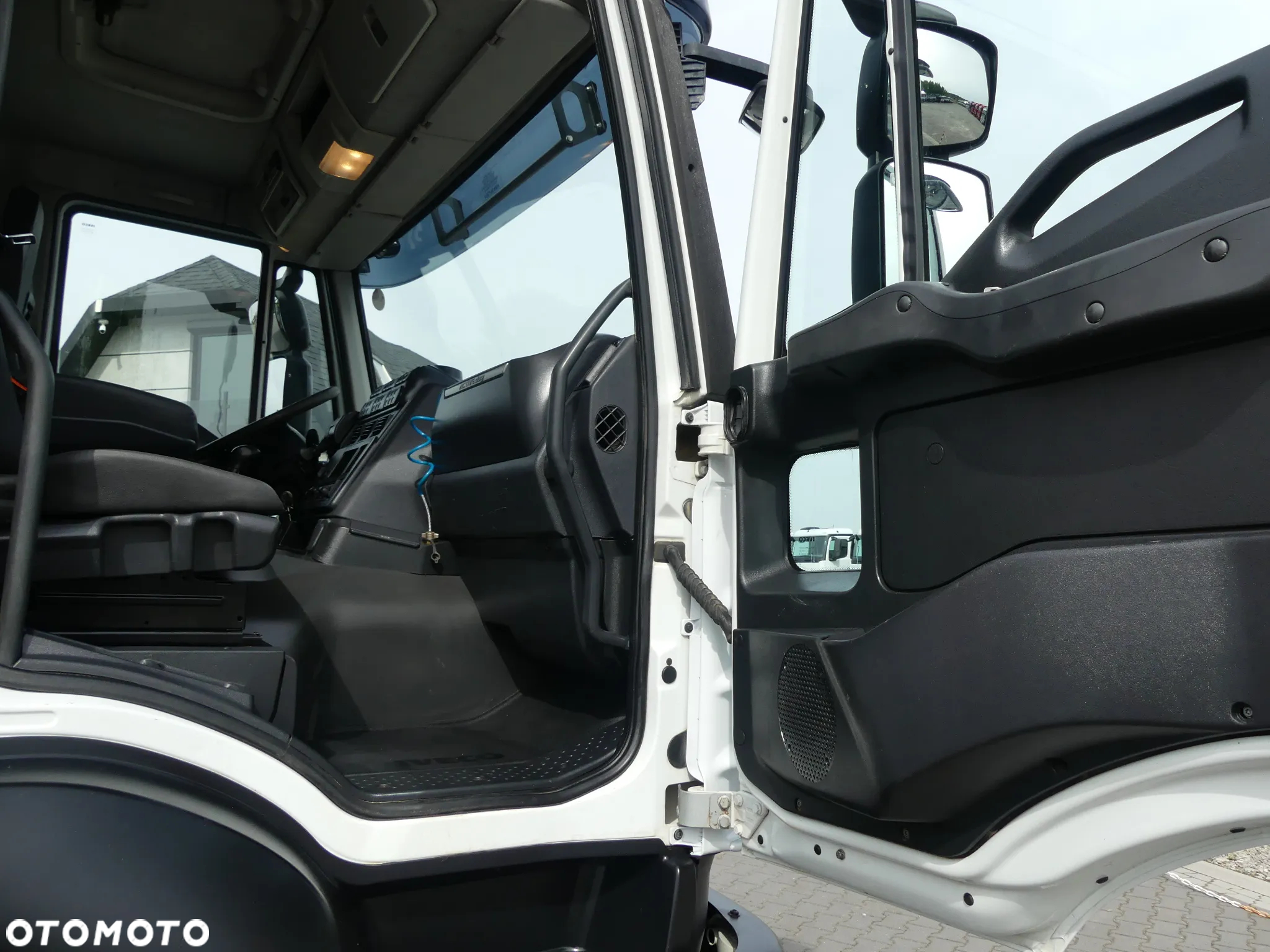 Iveco TRAKKER 360 / WYWROTKA + HDS PALFINGER PK13001 SKŁADANY W Z - 27