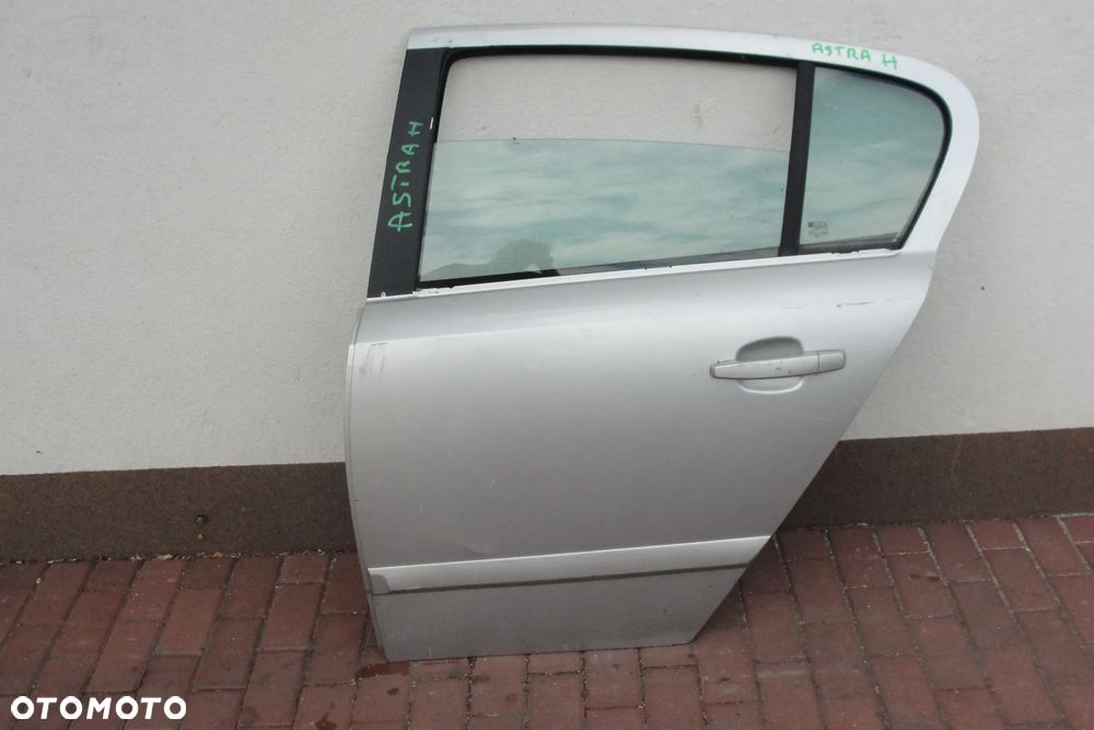 DRZWI LEWY TYŁ OPEL ASTRA H III HB - 1