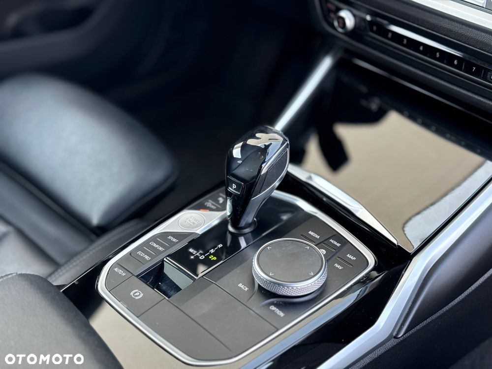 BMW Seria 3 320d Edition Luxury Line Purity - 34