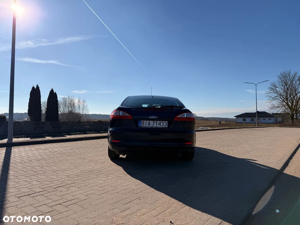 Ford Mondeo 1.6 Ambiente - 12