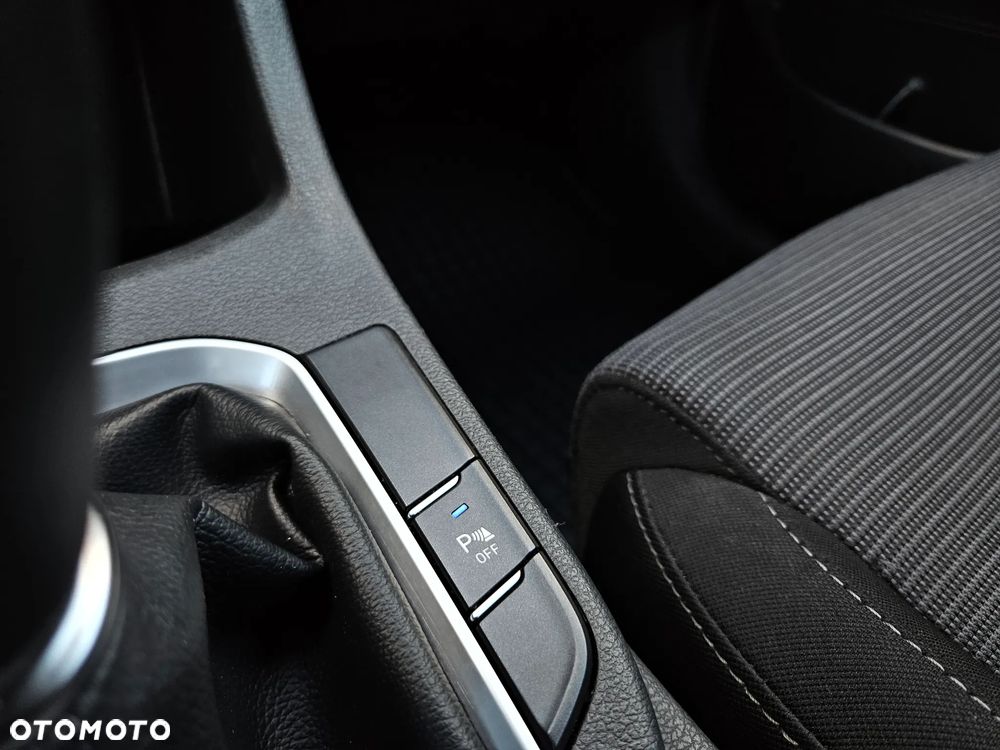 Hyundai i30 1.5 DPI Classic + - 20