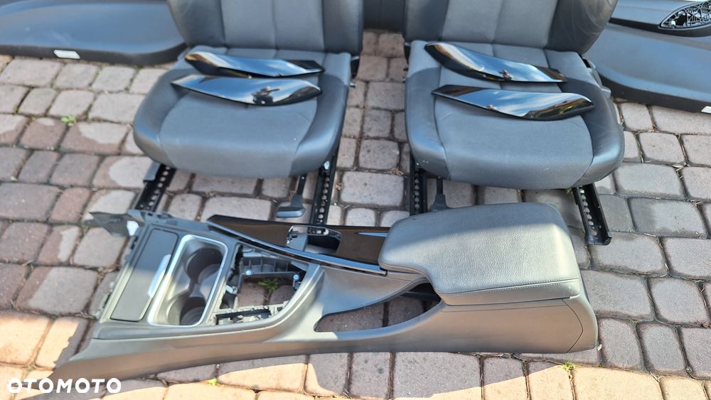 Fotele grzane BMW F30, półskóry wraz z boczkami drzwi, konsola i dekorami - 7