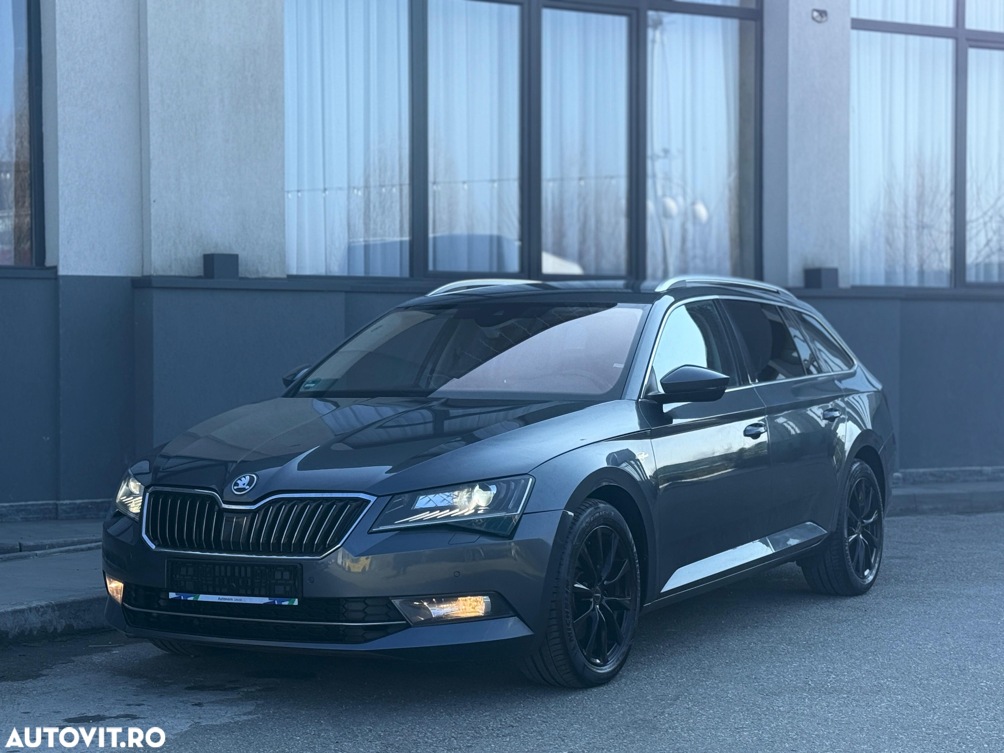 Skoda Superb 2.0 TDI DSG 4X4 Laurin & Klement - 13