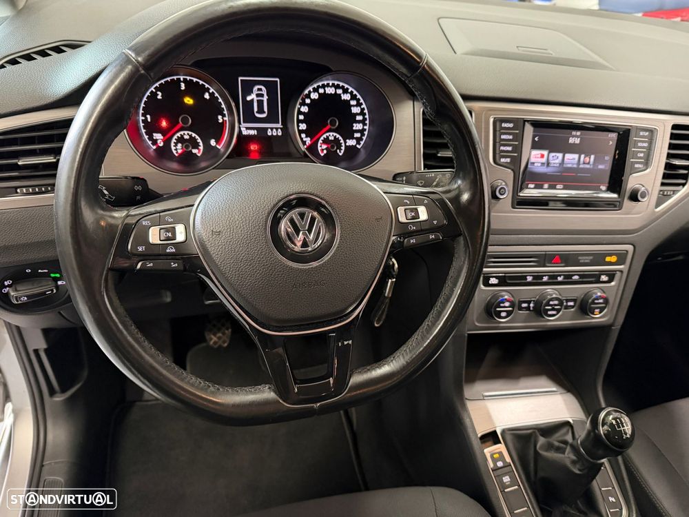 VW Golf Sportsvan 1.6 TDI Confortline BlueMotion - 8