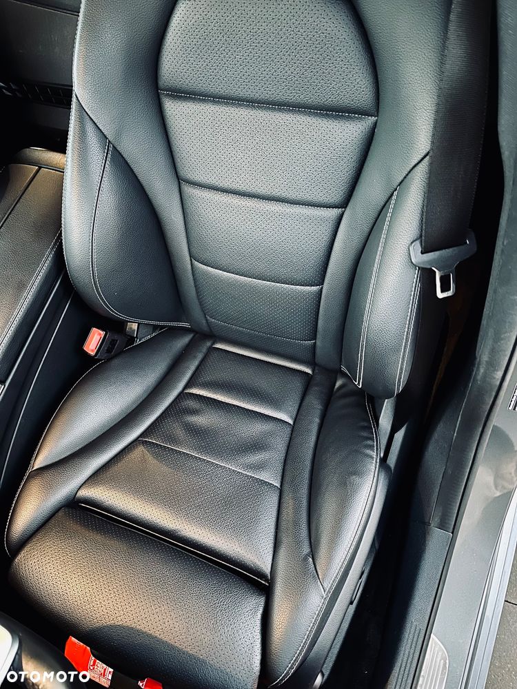 Mercedes-Benz Klasa C 300 d T 9G-TRONIC AMG Line - 15