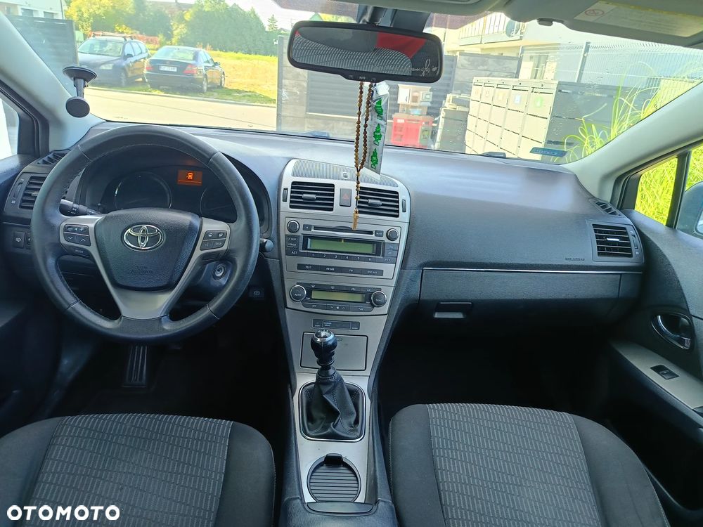 Toyota Avensis - 6
