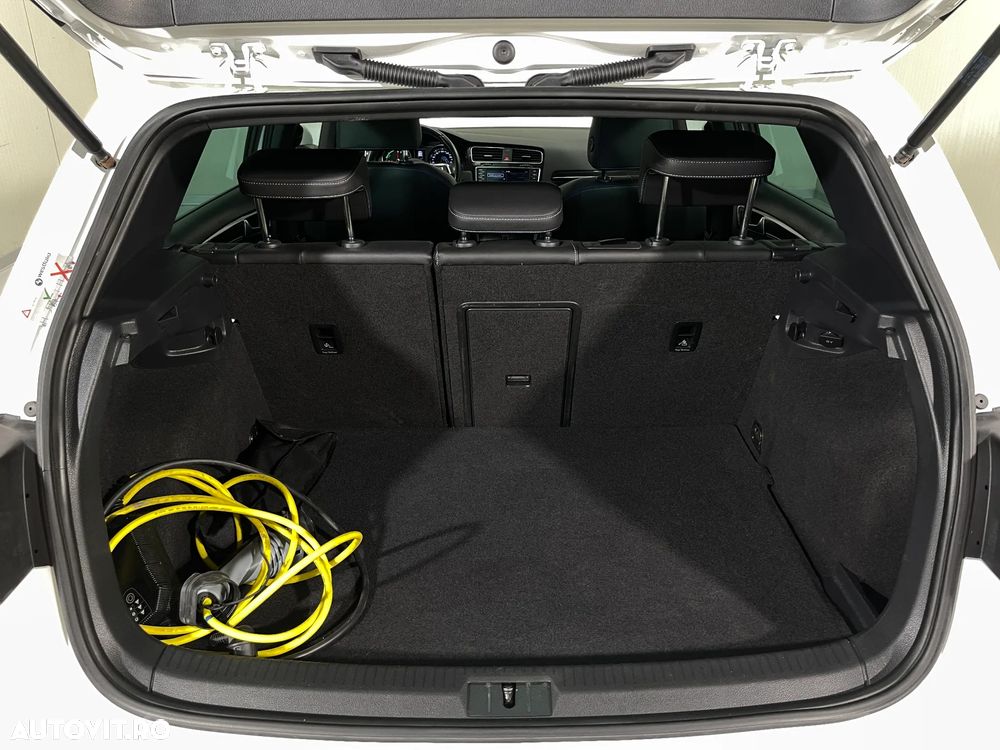 Volkswagen Golf - 14