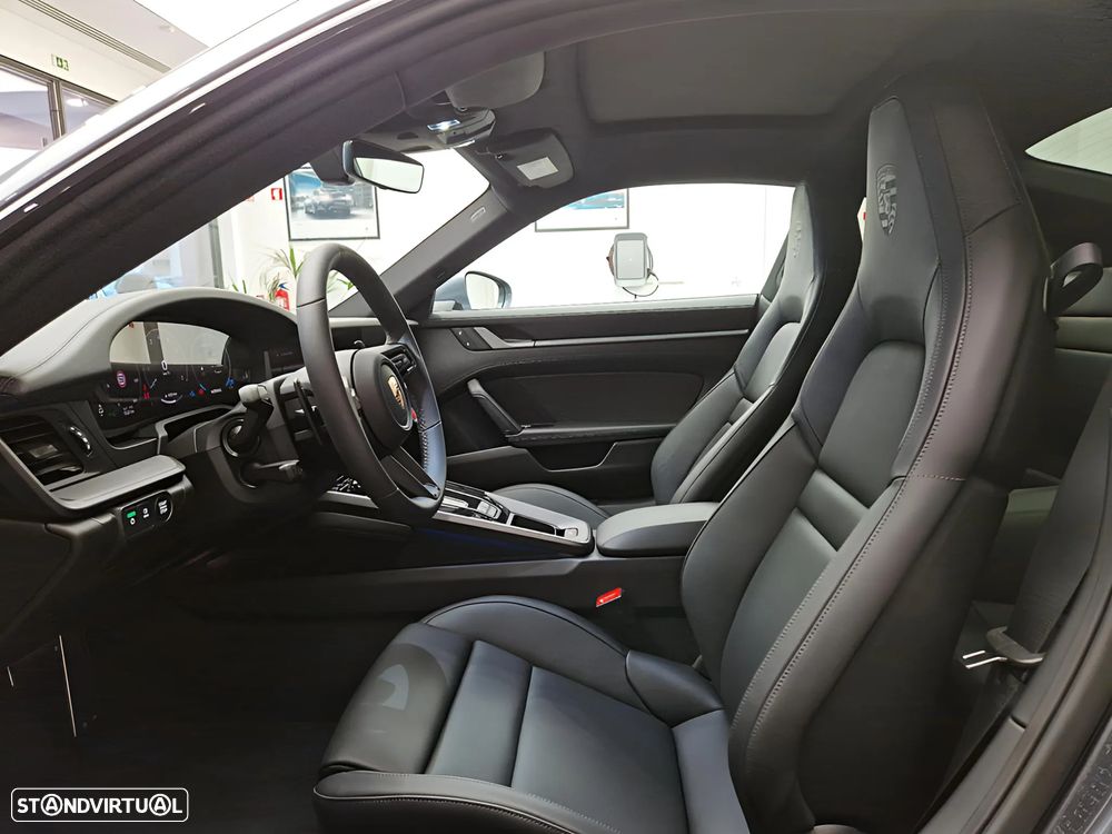Porsche 911 (992) Carrera PDK - 26