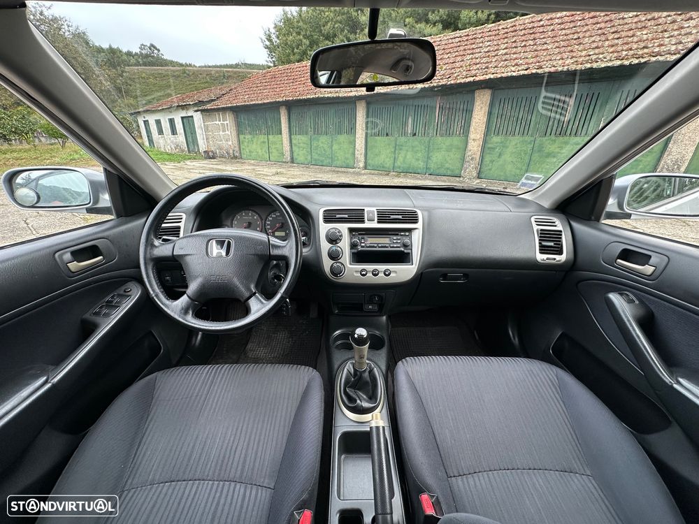 Honda Civic 1.6 ES - 24