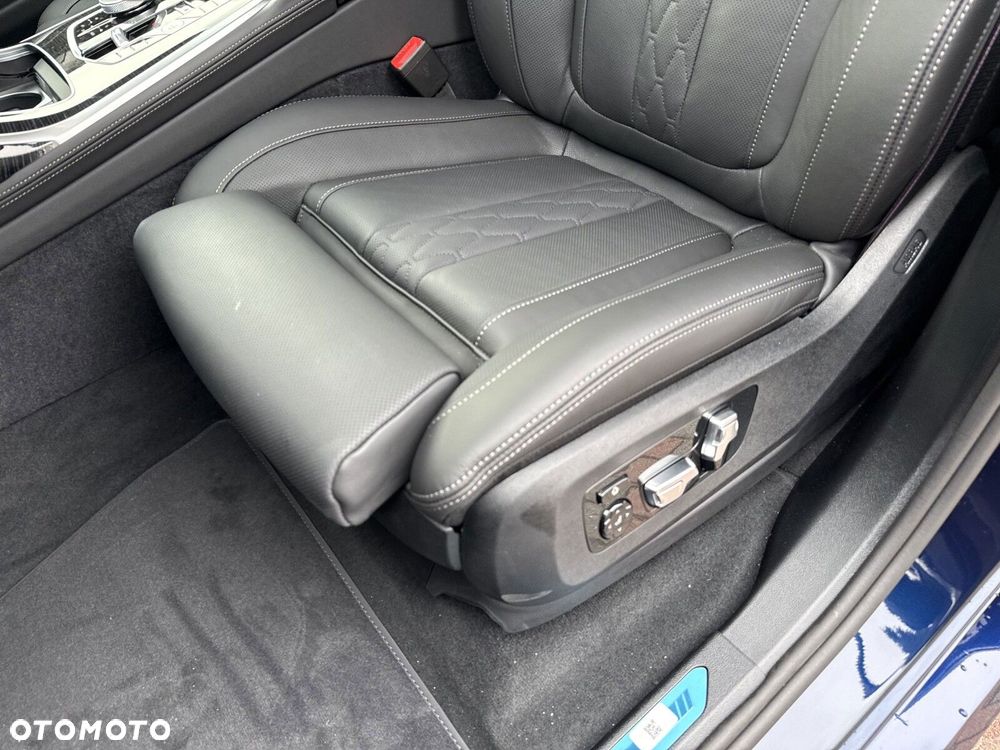 BMW X7 - 14