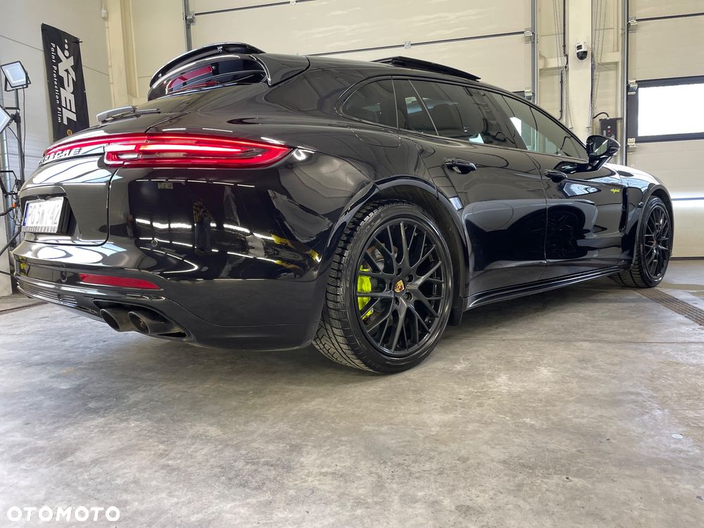 Porsche Panamera - 18