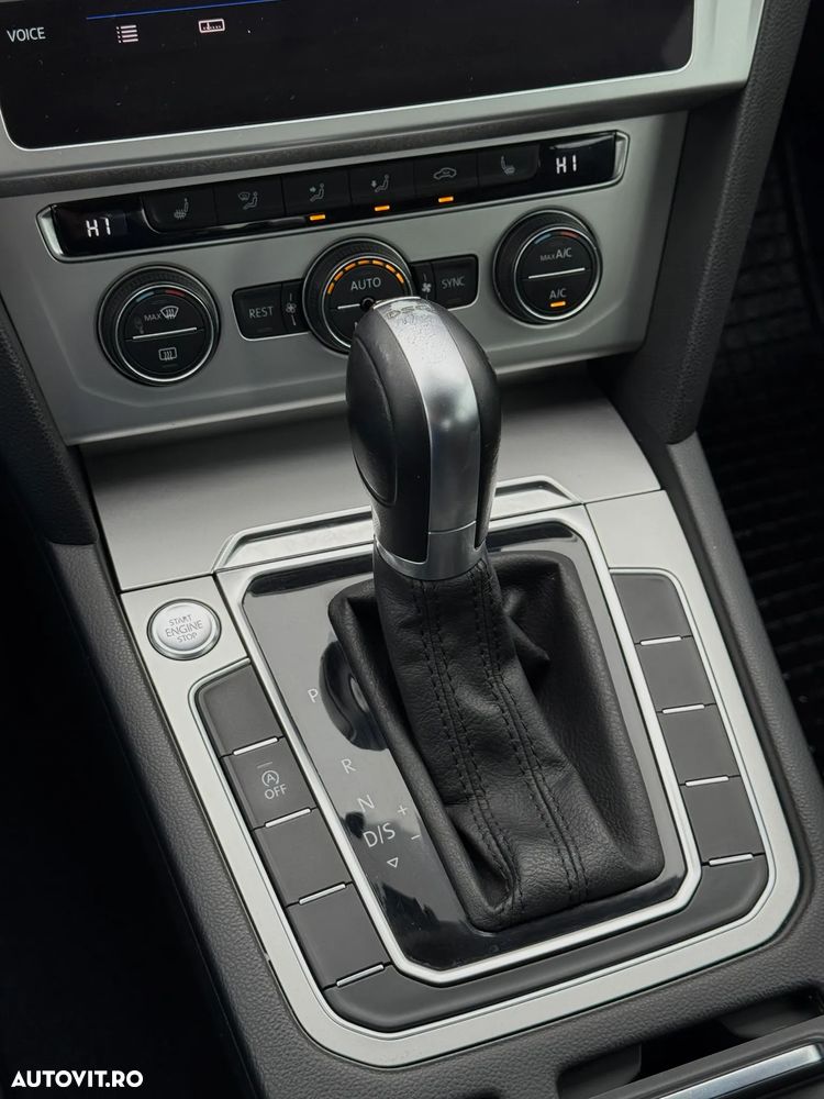 Volkswagen Passat 2.0 TDI DSG Comfortline - 26