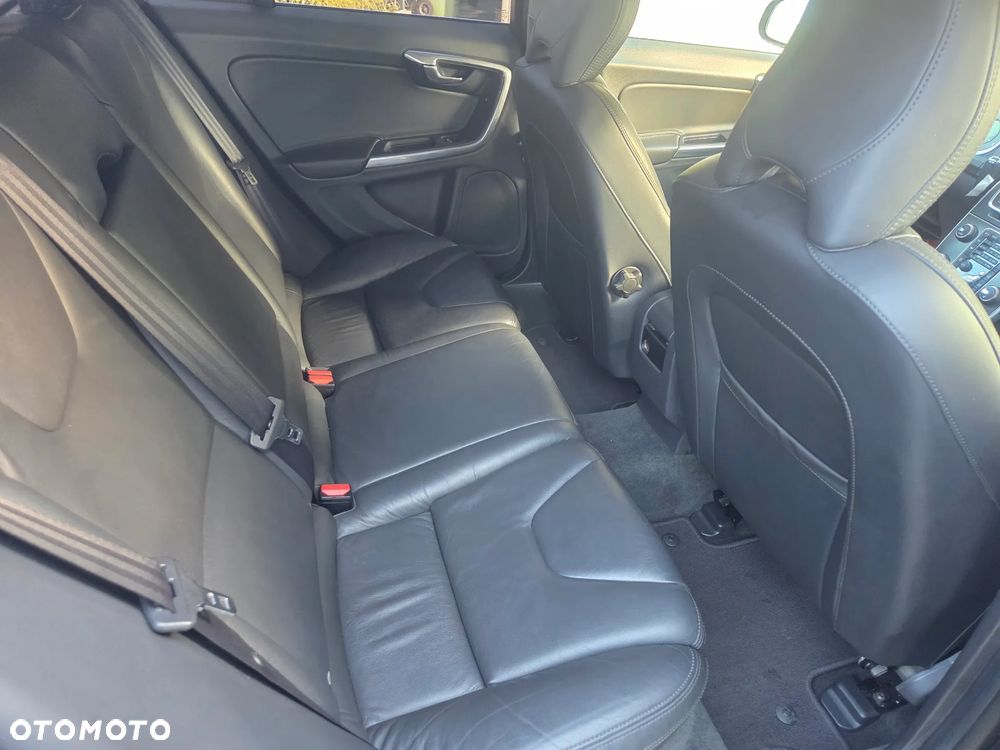 Volvo V60 D4 Geartronic Summum - 15