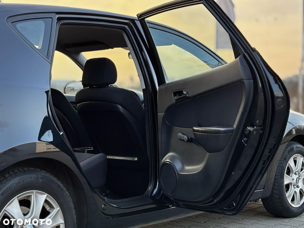 Hyundai i30 1.4 Base + - 10