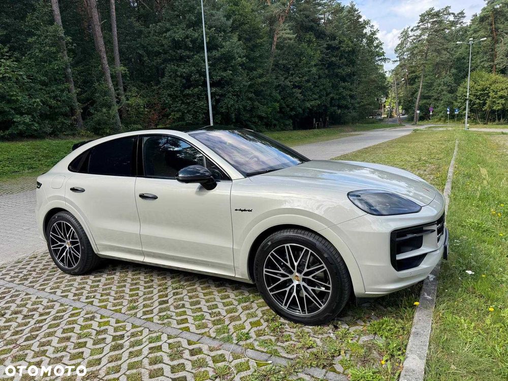 Porsche Cayenne - 1