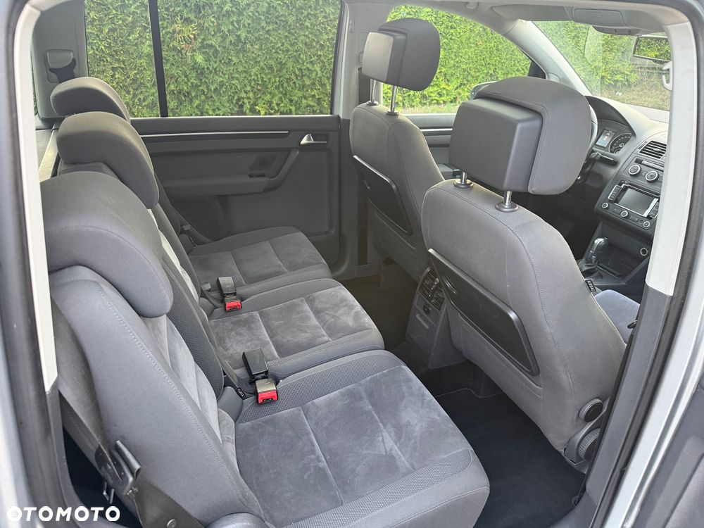 Volkswagen Touran 2.0 TDI DSG Highline - 14