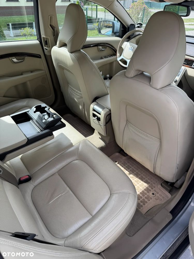 Volvo XC 70 - 4