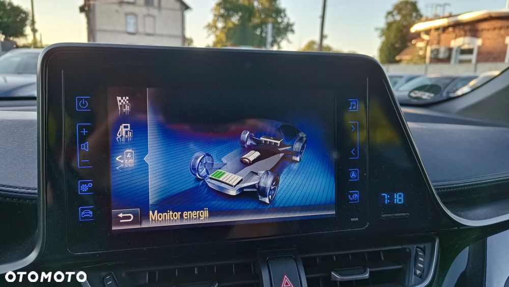 Toyota C-HR Lounge - 10