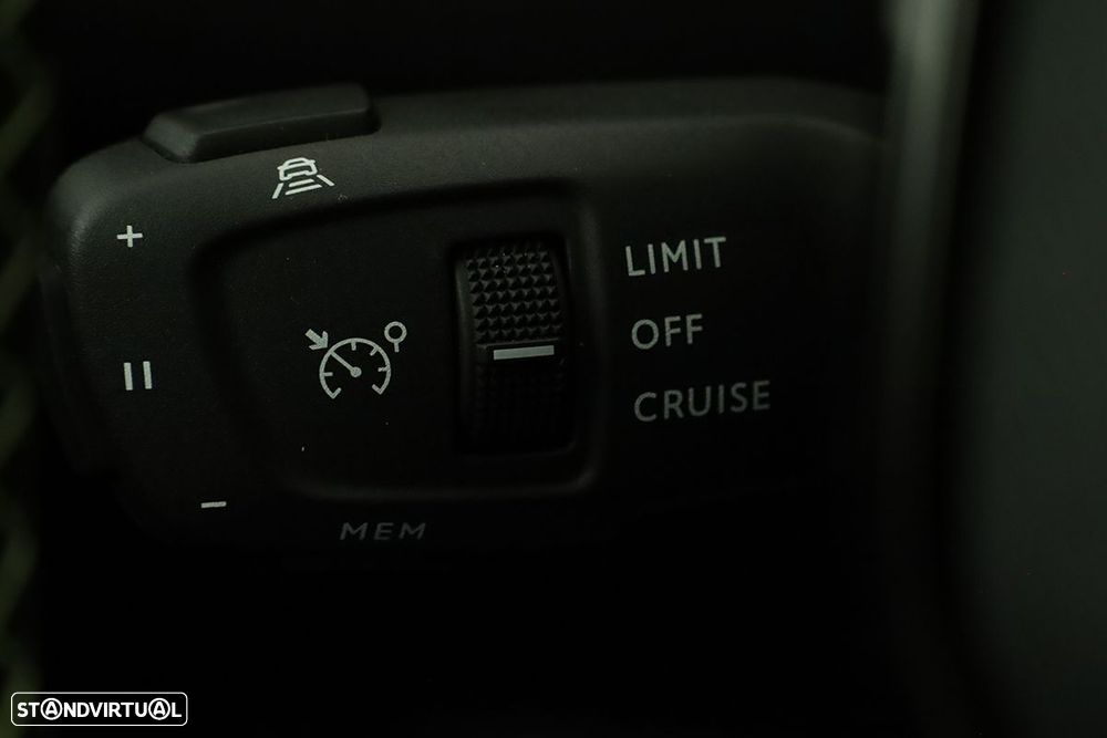 Peugeot e-2008 50 kWh GT - 19