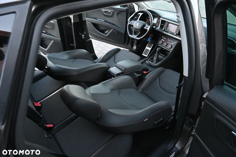 Seat Leon 2.0 TDI DPF Start&Stop DSG FR - 36