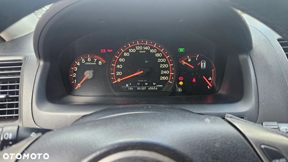 Honda Accord 2.0 Executive - 8