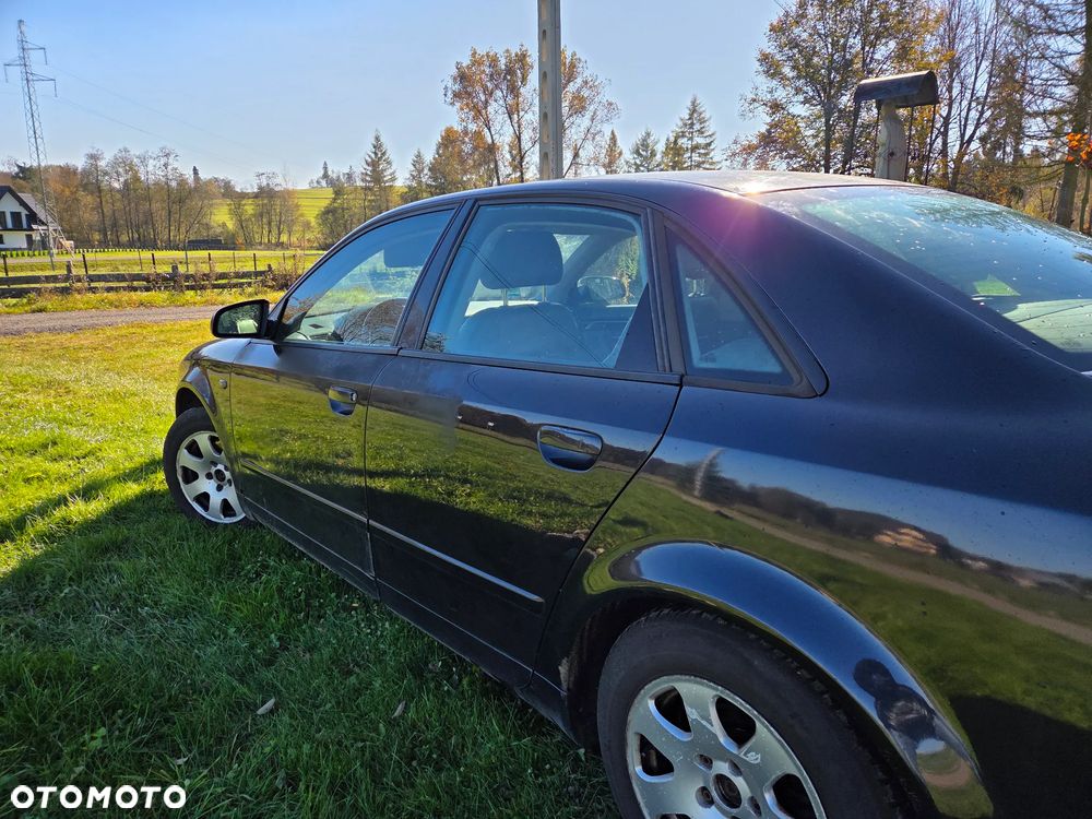 Audi A4 Limousine - 4