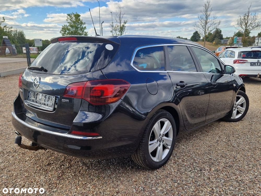 Opel Astra Sports Tourer Diesel Exklusiv - 2