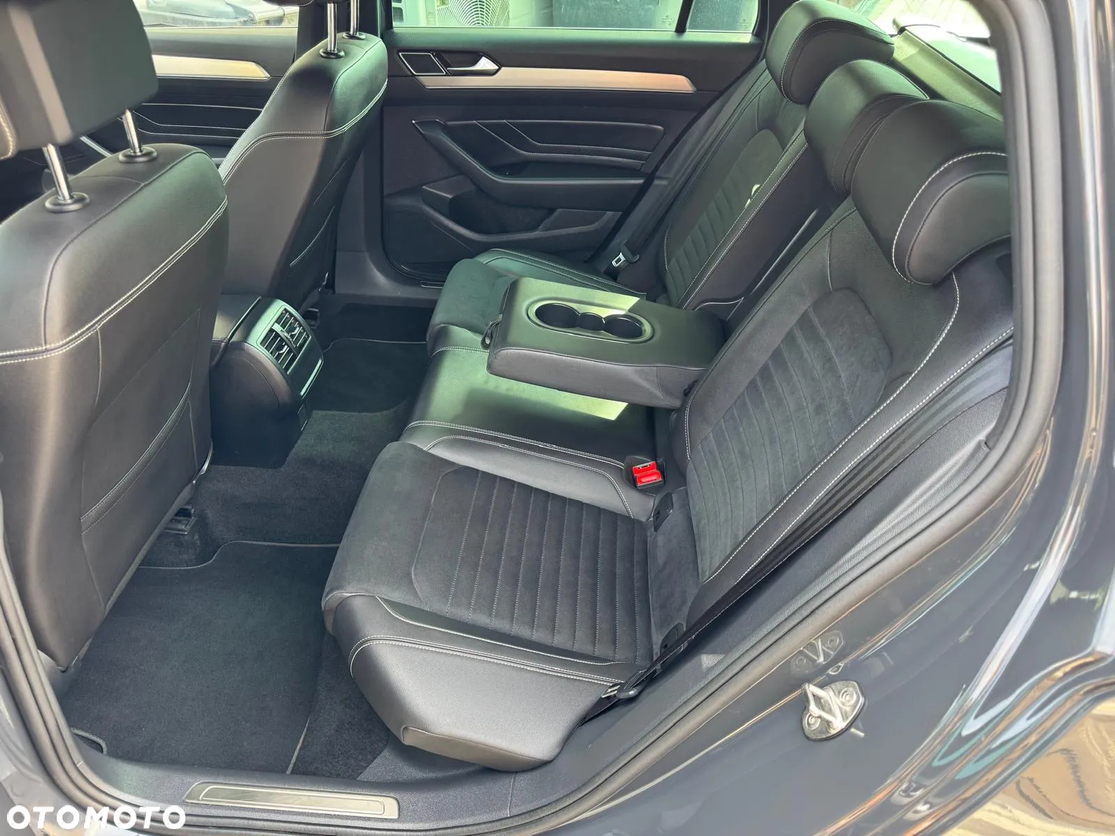 Volkswagen Passat 2.0 TSI Elegance DSG - 32