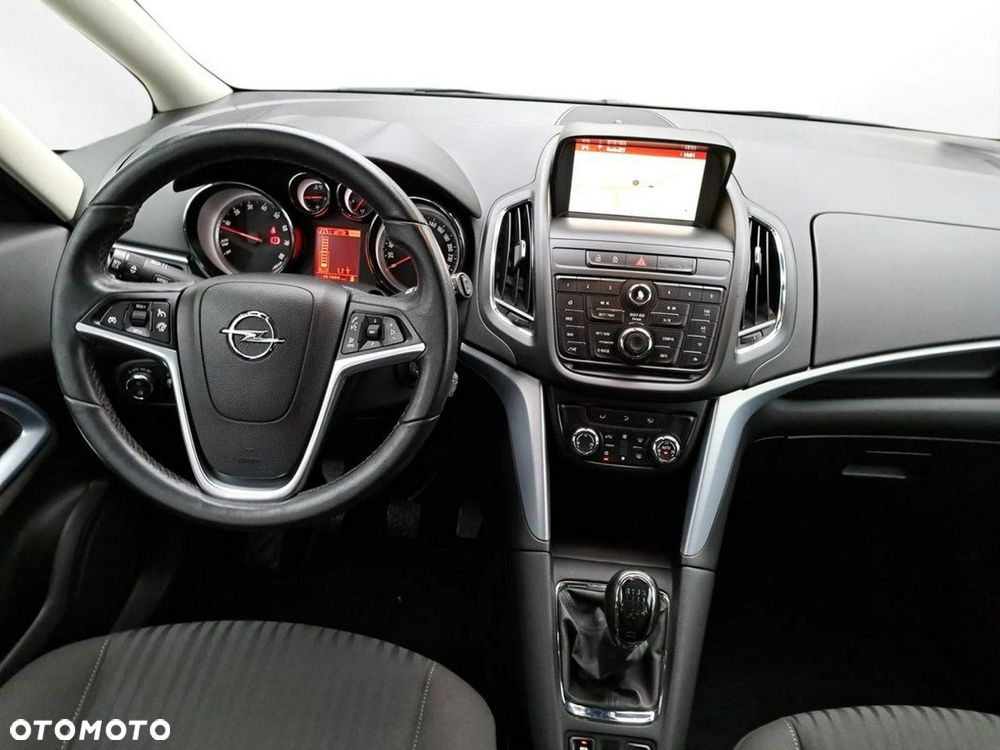 Opel Zafira - 10