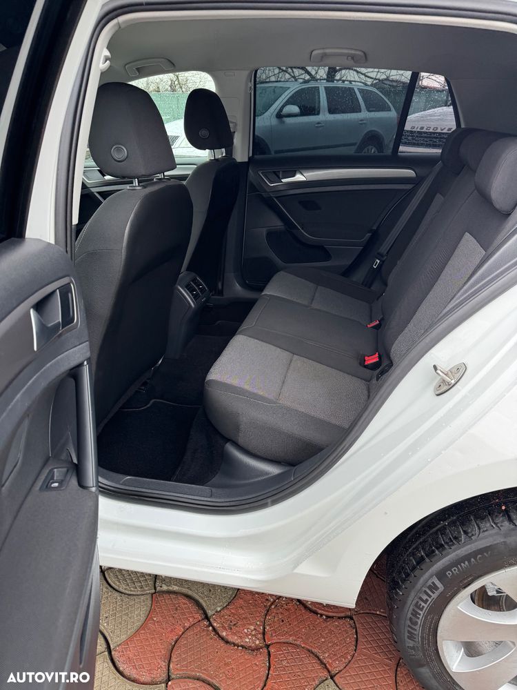 Volkswagen Golf 1.6 TDI BlueMotion Technology Comfortline - 13